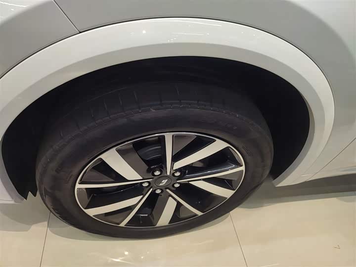 Фото 23 - LiXiang L7