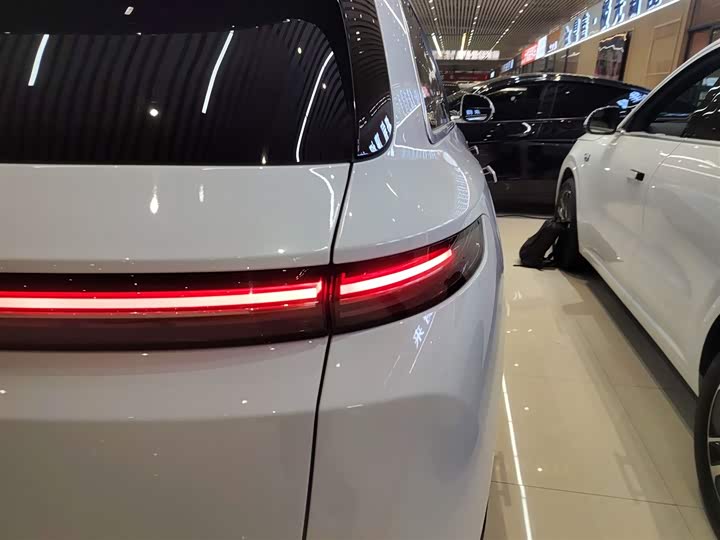 Фото 8 - LiXiang L7