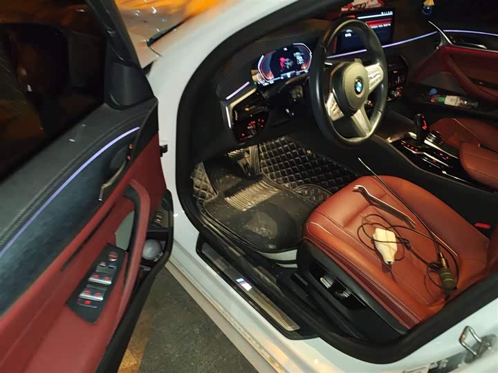 Фото 14 - BMW 5 Series