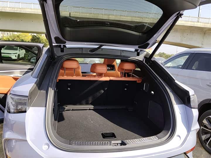 Фото 22 - BYD Sea Lion 07 EV