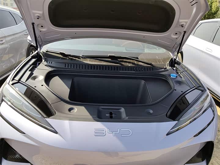 Фото 23 - BYD Sea Lion 07 EV