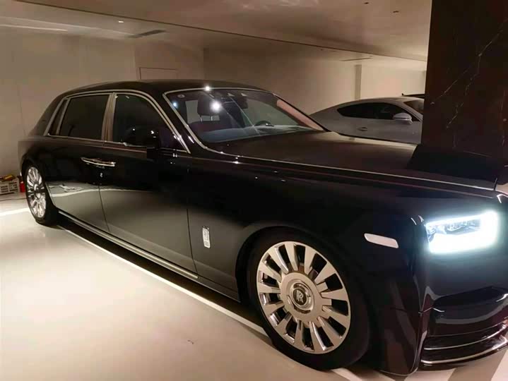Фото 2 - Rolls-Royce Phantom