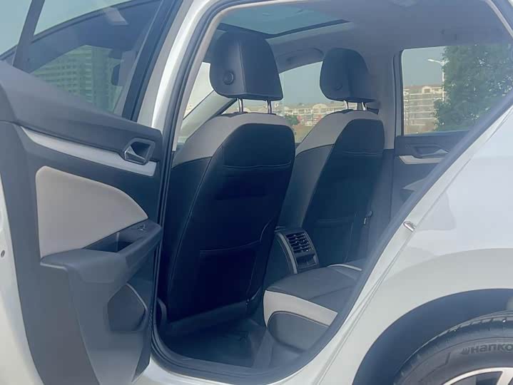 Фото 11 - Volkswagen Golf