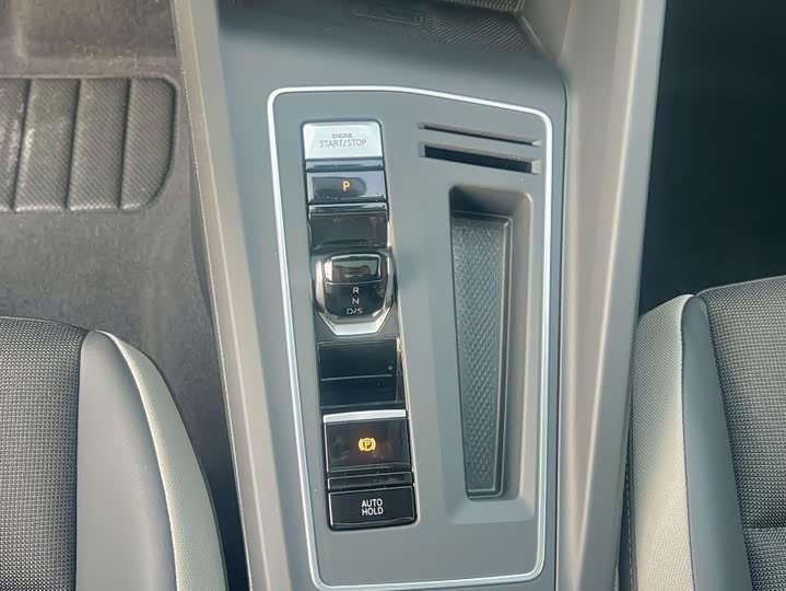 Фото 17 - Volkswagen Golf