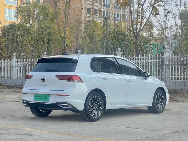 Фото 7 - Volkswagen Golf