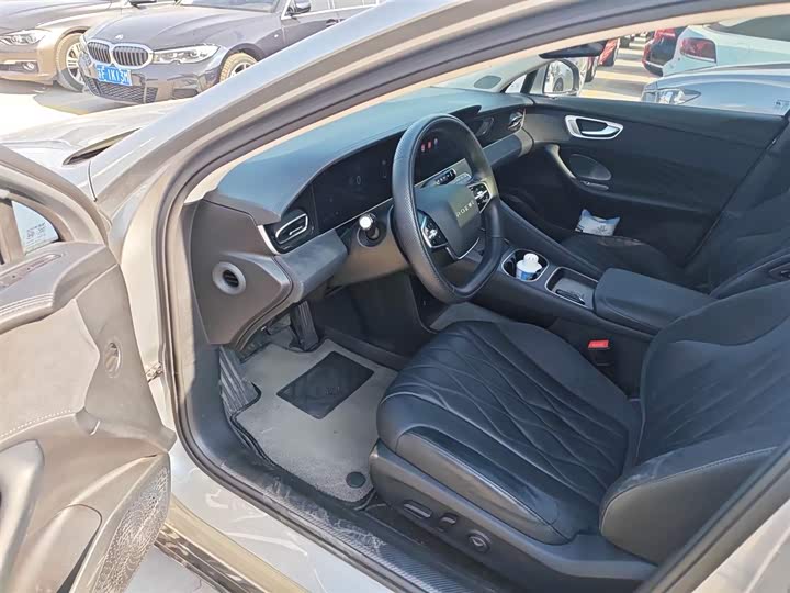 Фото 16 - Roewe D7