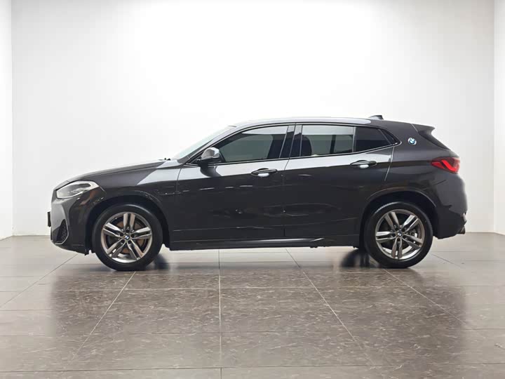 Фото 10 - BMW X2