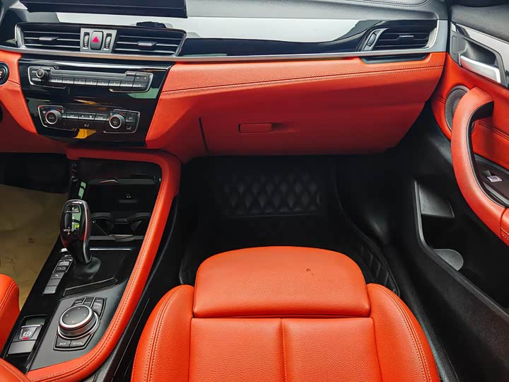 Фото 18 - BMW X2