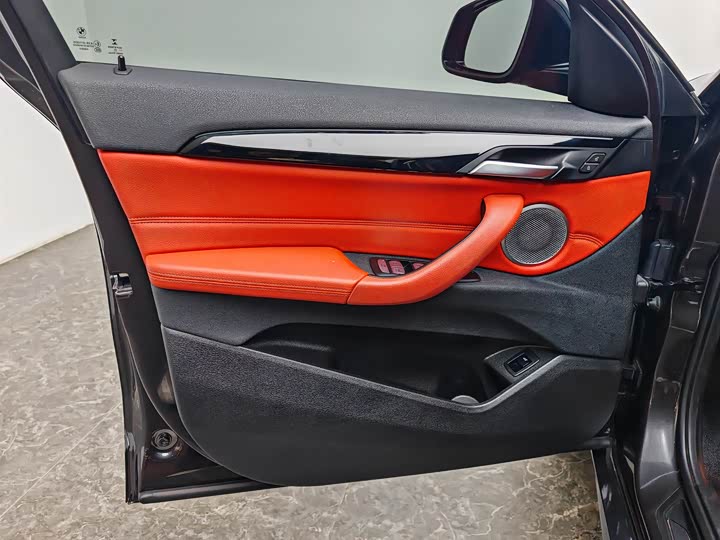 Фото 27 - BMW X2