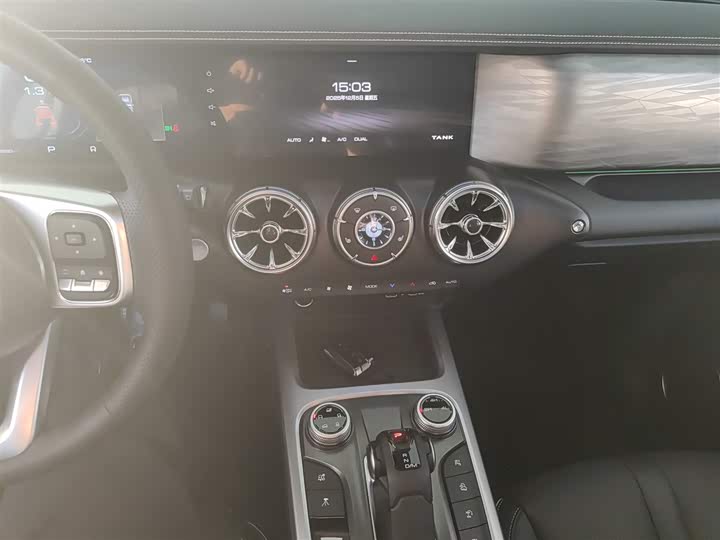 Фото 13 - Tank 300