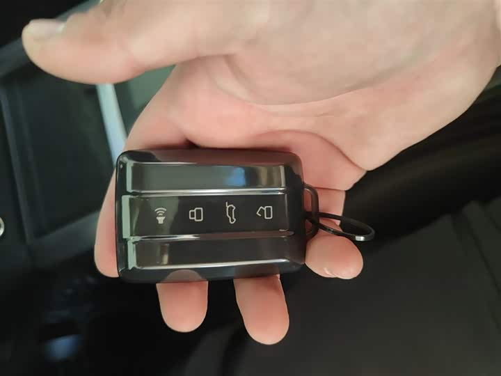 Фото 9 - Tank 300