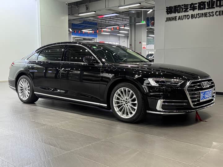 Фото 3 - Audi A8