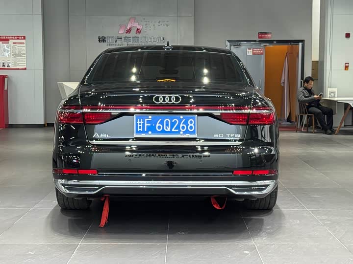 Фото 6 - Audi A8