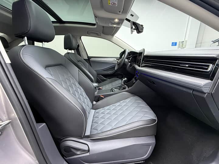 Фото 10 - Volkswagen Sagitar L