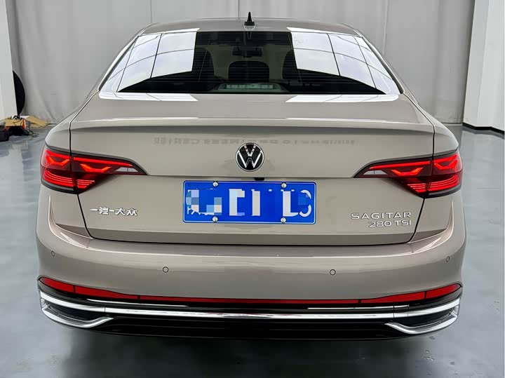 Фото 13 - Volkswagen Sagitar L