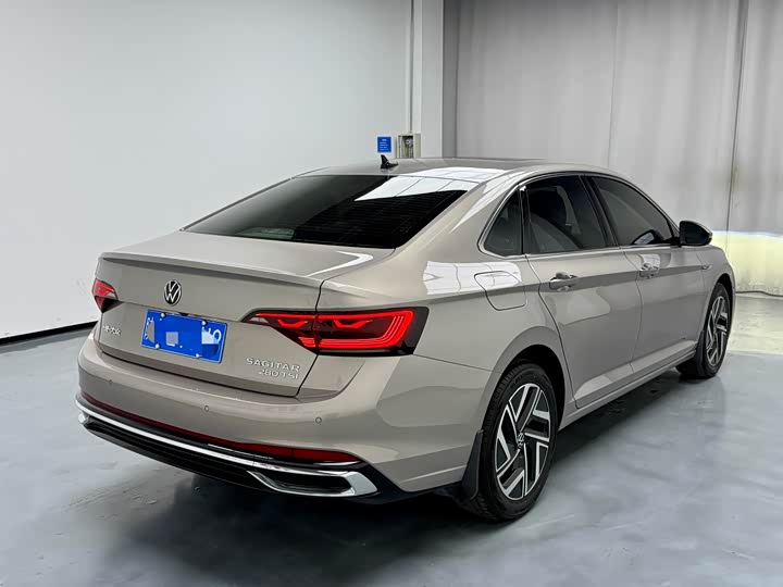 Фото 14 - Volkswagen Sagitar L