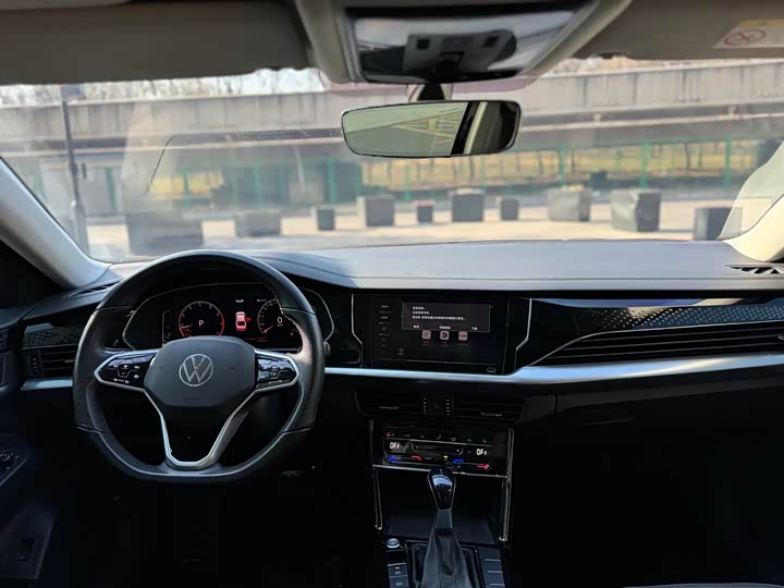 Фото 12 - Volkswagen Passat