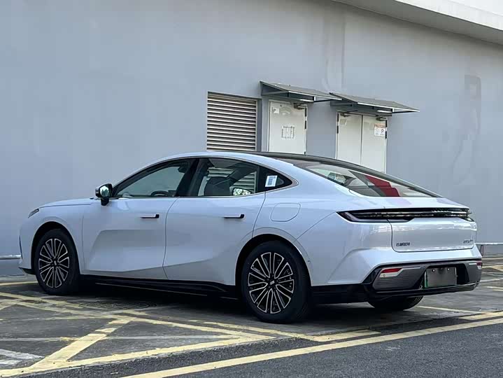 Фото 5 - Geely Galaxy Starshine 8 EM-i