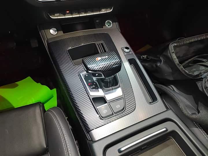 Фото 14 - Audi Q5L