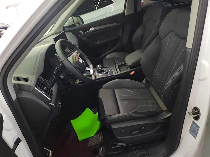 Фото 15 - Audi Q5L