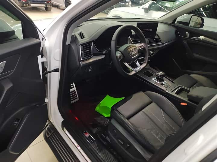 Фото 16 - Audi Q5L