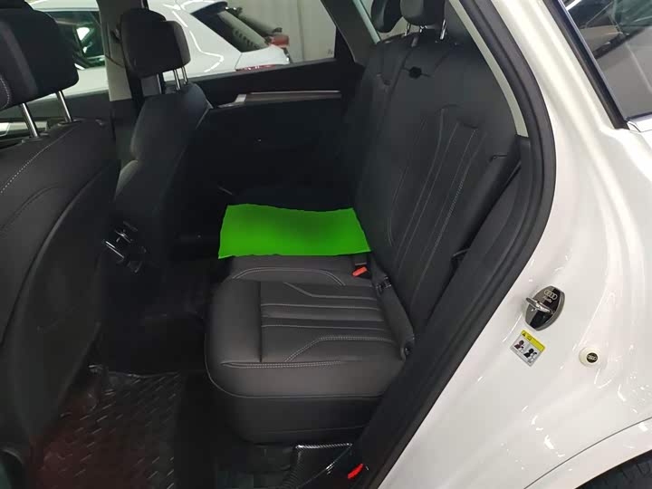 Фото 17 - Audi Q5L