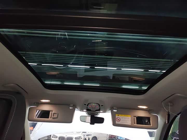 Фото 18 - Audi Q5L