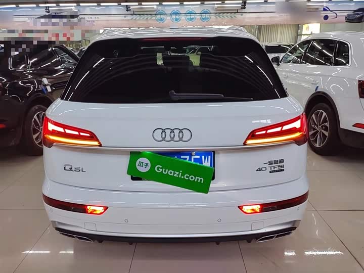 Фото 6 - Audi Q5L