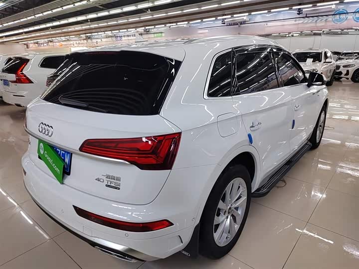 Фото 7 - Audi Q5L