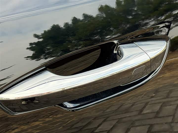 Фото 10 - Bestune B70