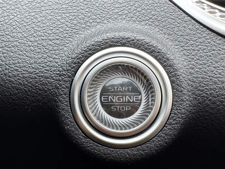 Фото 27 - Bestune B70