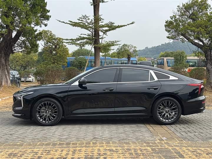 Фото 7 - Bestune B70