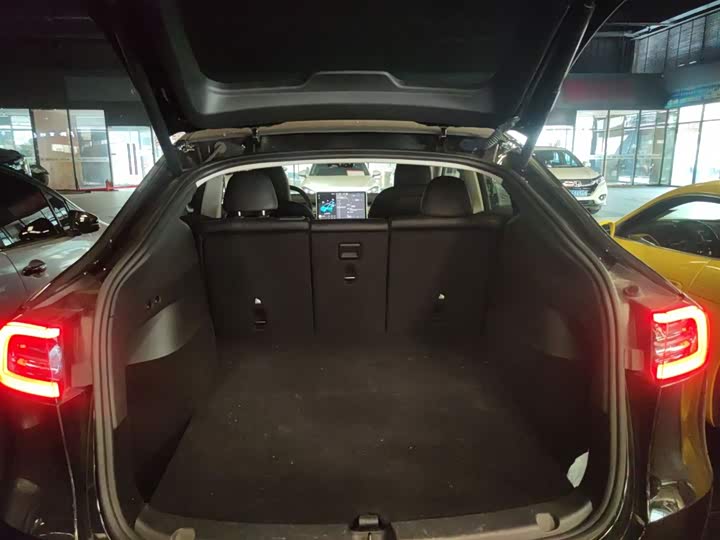 Фото 19 - Tesla Model Y