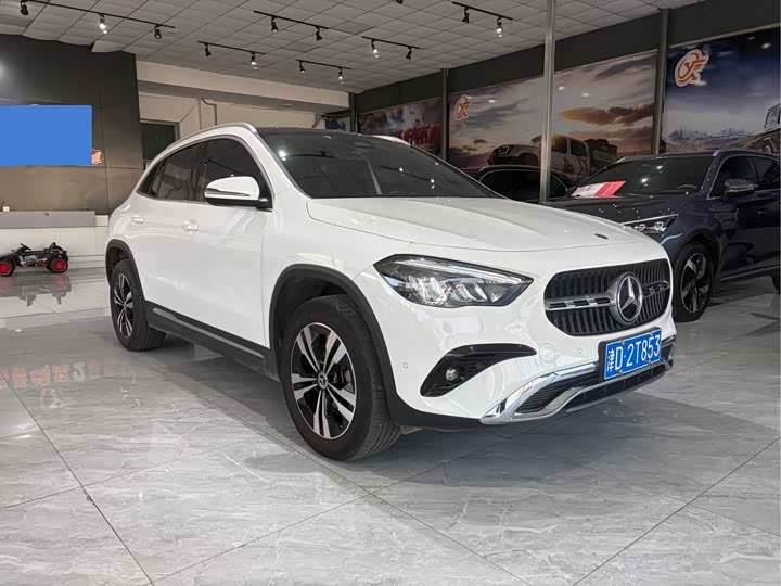 Фото 3 - Mercedes-Benz GLA-Class