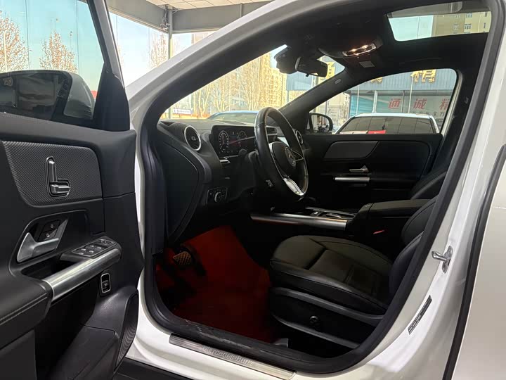 Фото 4 - Mercedes-Benz GLA-Class