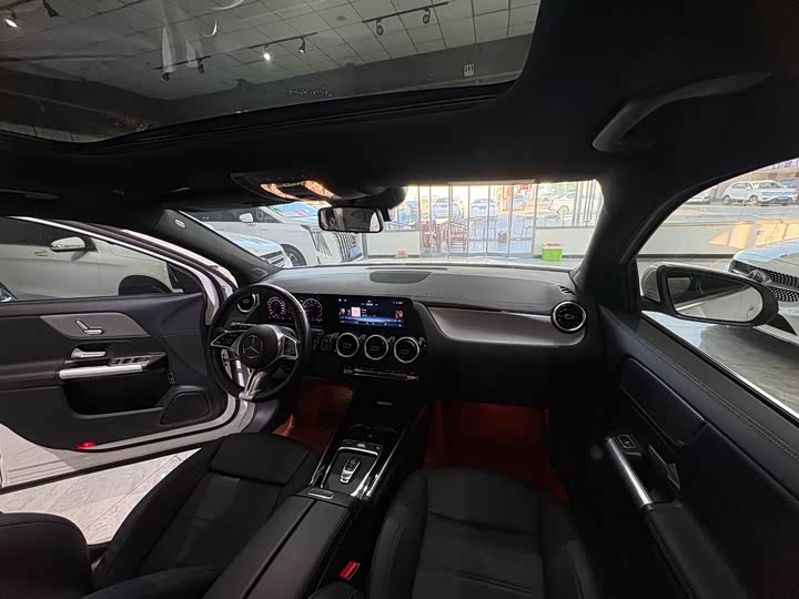 Фото 6 - Mercedes-Benz GLA-Class