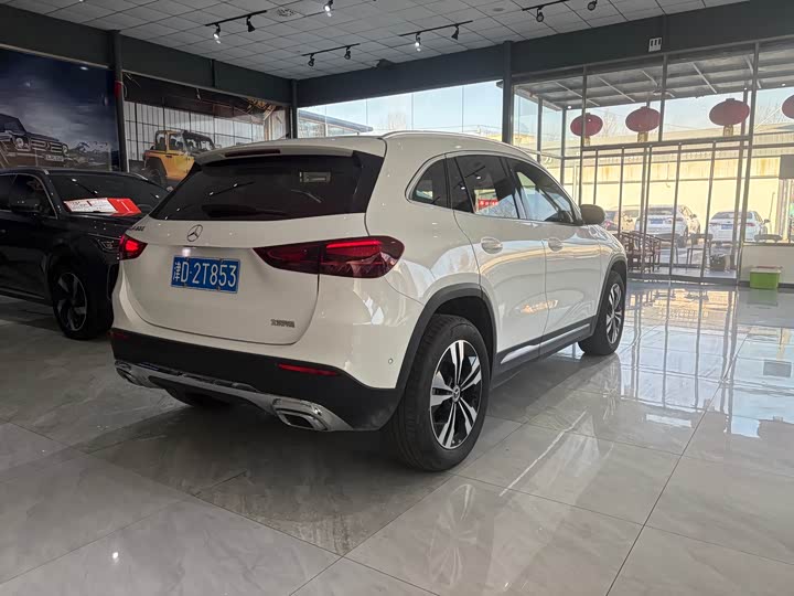 Фото 9 - Mercedes-Benz GLA-Class