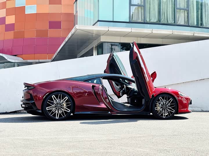 Фото 14 - McLaren GT