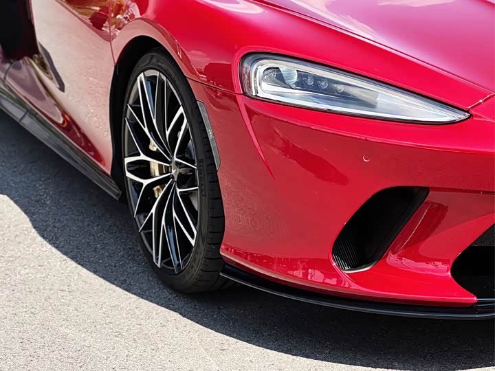 Фото 16 - McLaren GT