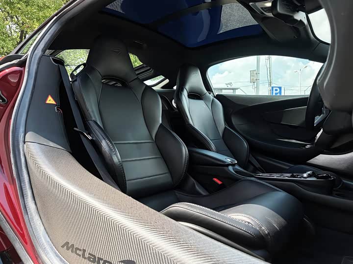 Фото 19 - McLaren GT