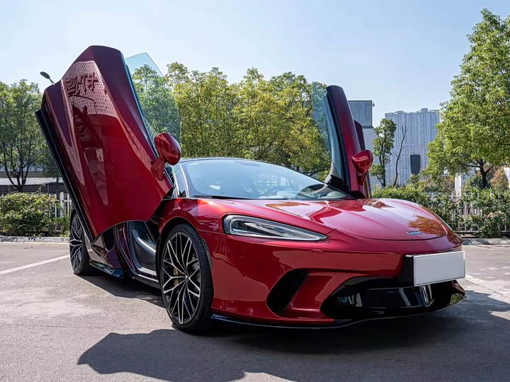 Фото 3 - McLaren GT