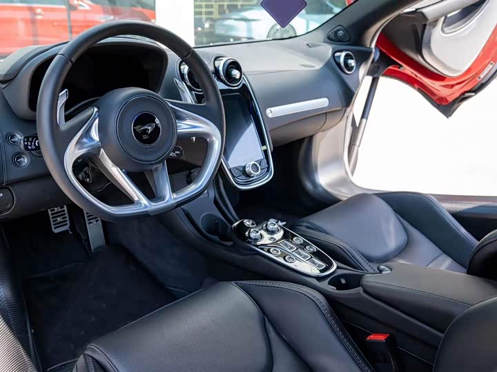 Фото 7 - McLaren GT