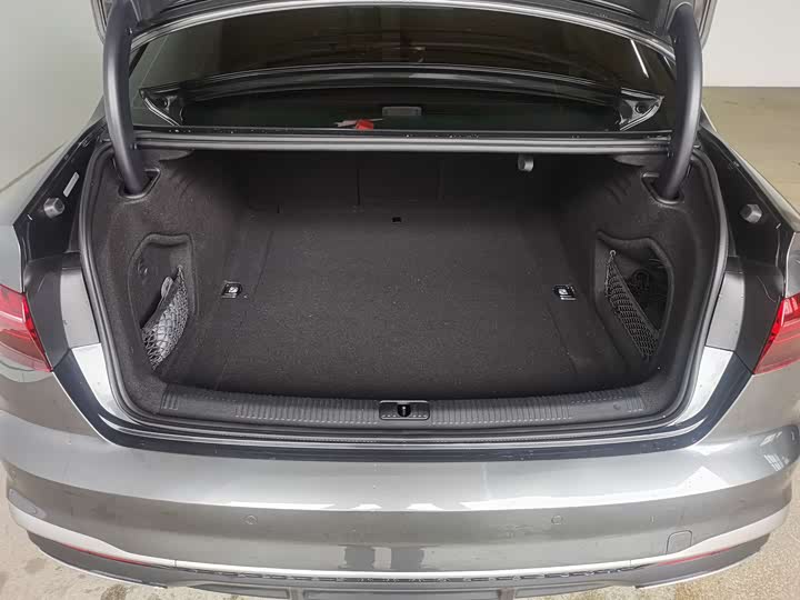 Фото 7 - Audi A4L