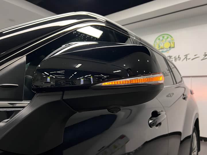 Фото 10 - Toyota Highlander