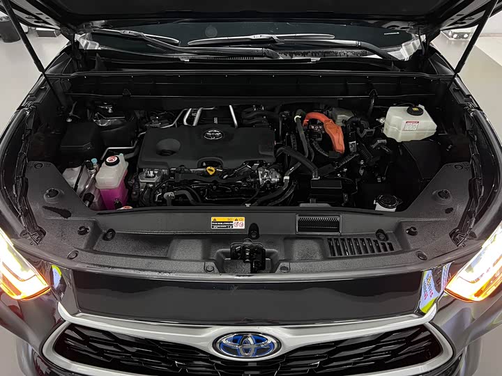 Фото 11 - Toyota Highlander