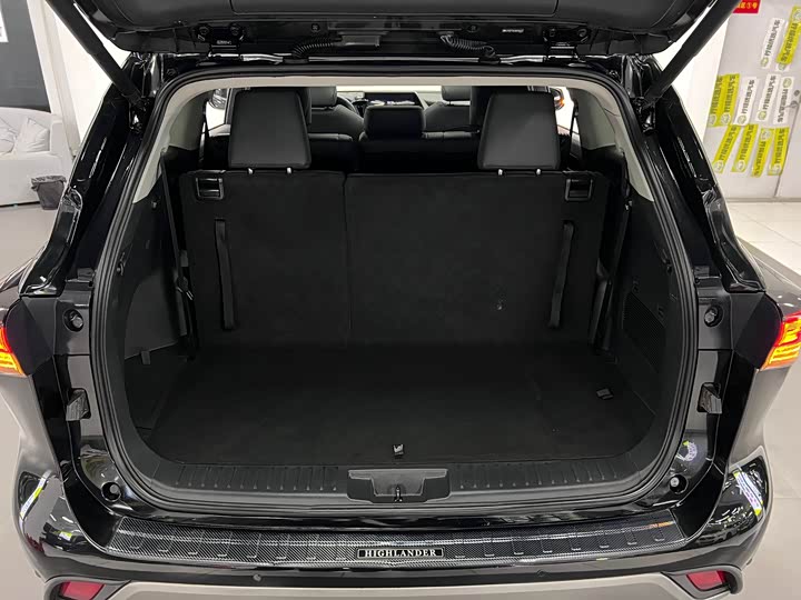 Фото 17 - Toyota Highlander