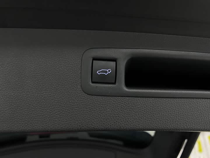 Фото 18 - Toyota Highlander