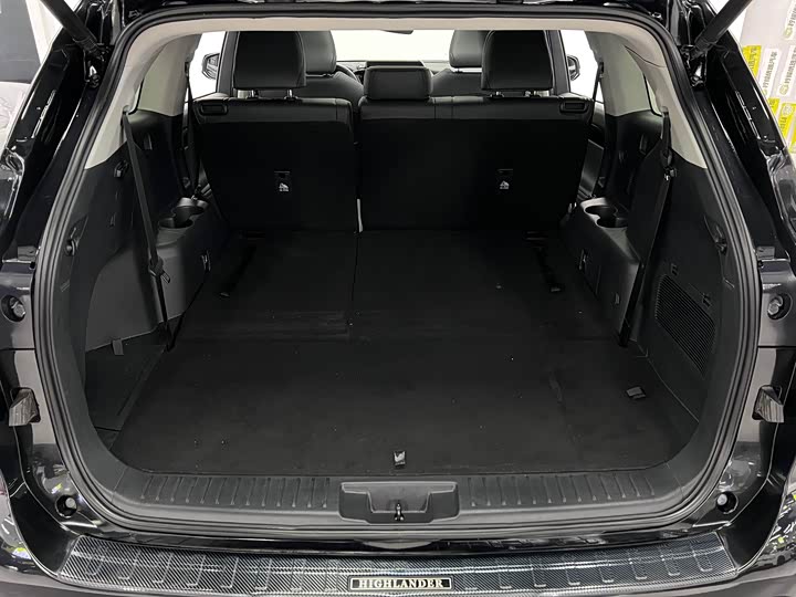 Фото 19 - Toyota Highlander