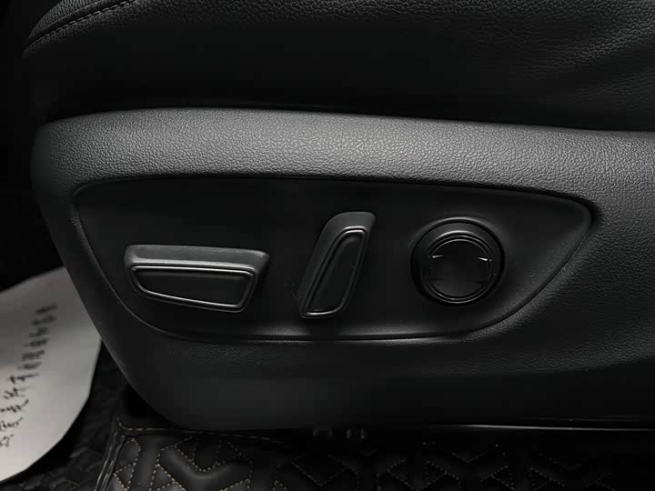 Фото 23 - Toyota Highlander