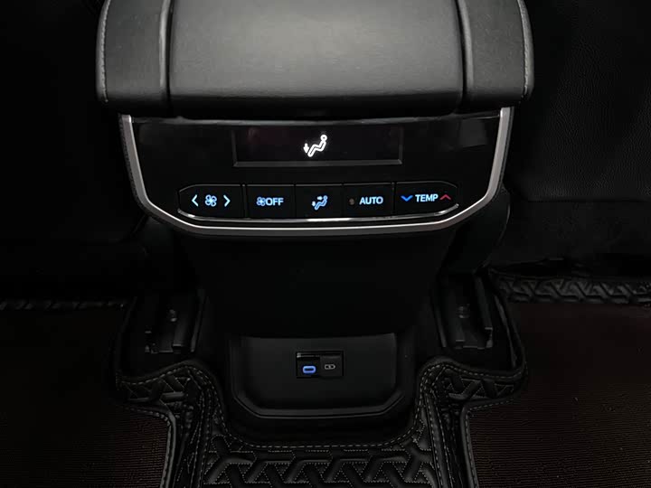 Фото 31 - Toyota Highlander